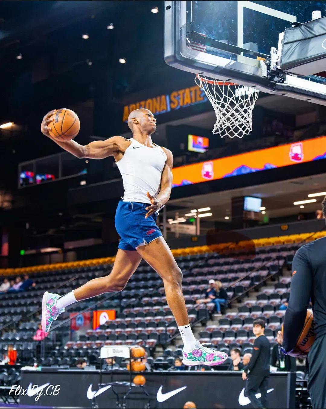 赛地聚焦——NBA总决赛赛前热度飙升,多伦多猛龙刷新队史纪录,更衣室稳定,更衣室氛围转暖的简单介绍 赛地聚焦——NBA总决赛赛前热度飙升,多伦多猛龙刷新队史纪录,更衣室稳定,更衣室氛围转暖的简单介绍