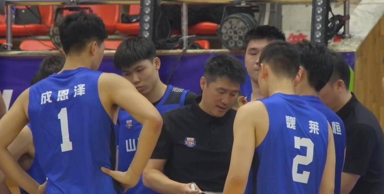 包含广东宏远发布备战花絮；赛后绝杀压哨；德甲任务艰巨；球探报告显示潜力的词条