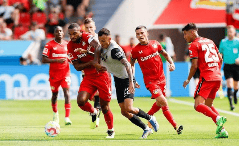 关于加时末段门兴格拉德巴赫绝杀压哨：德甲节点到来；话题不断；轮换策略成焦点的信息